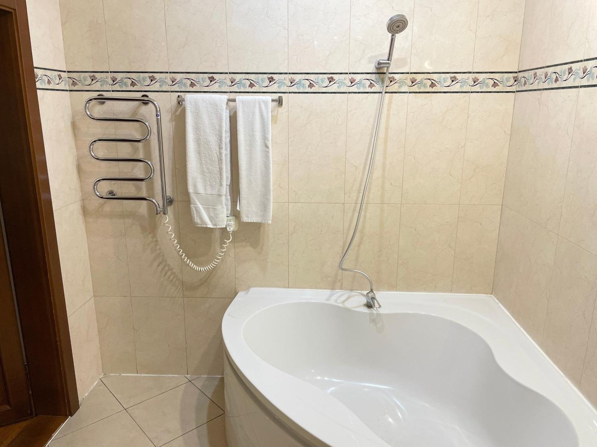 Apartment 5 Almaty Bagian luar foto