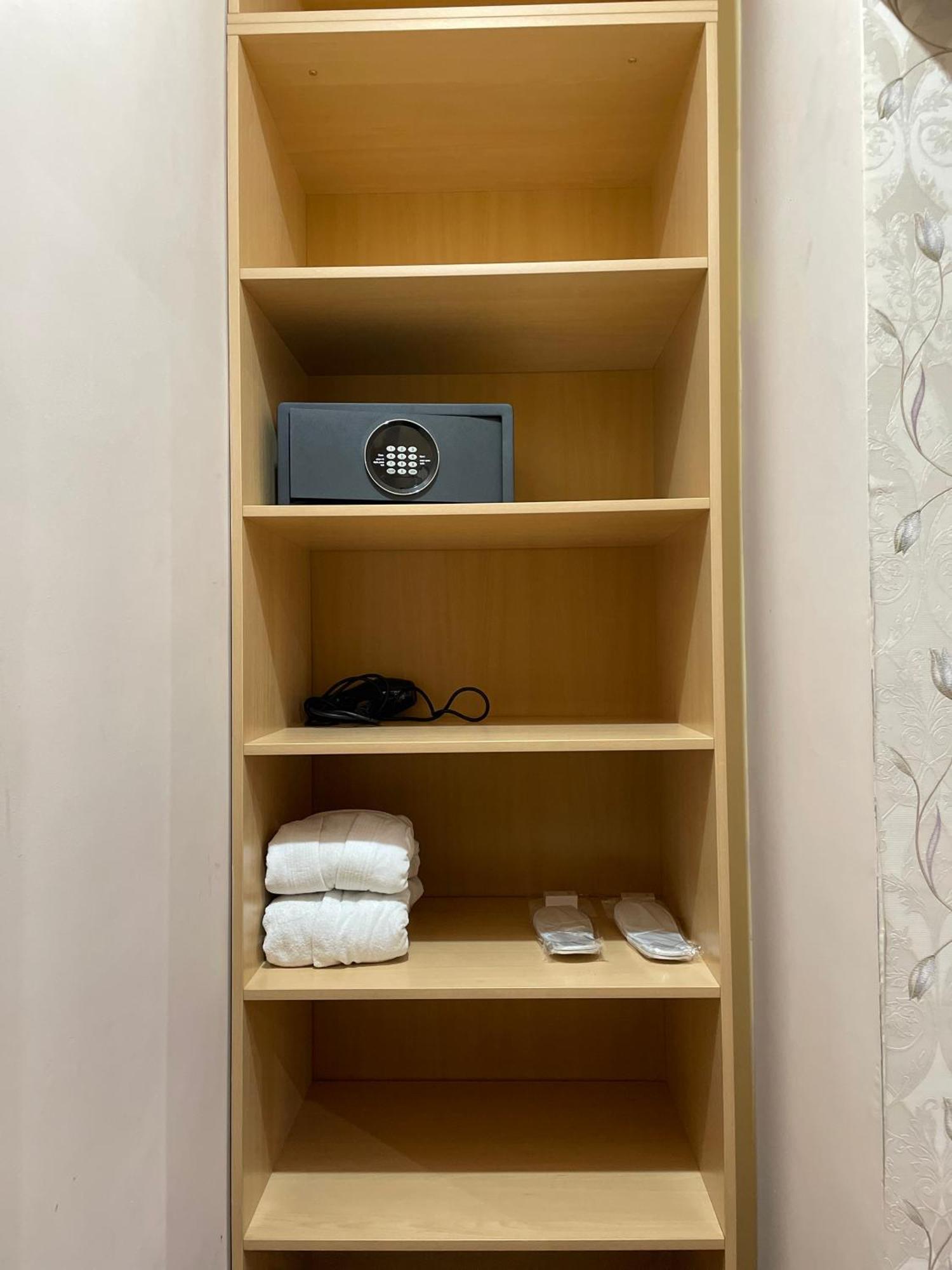 Apartment 5 Almaty Bagian luar foto