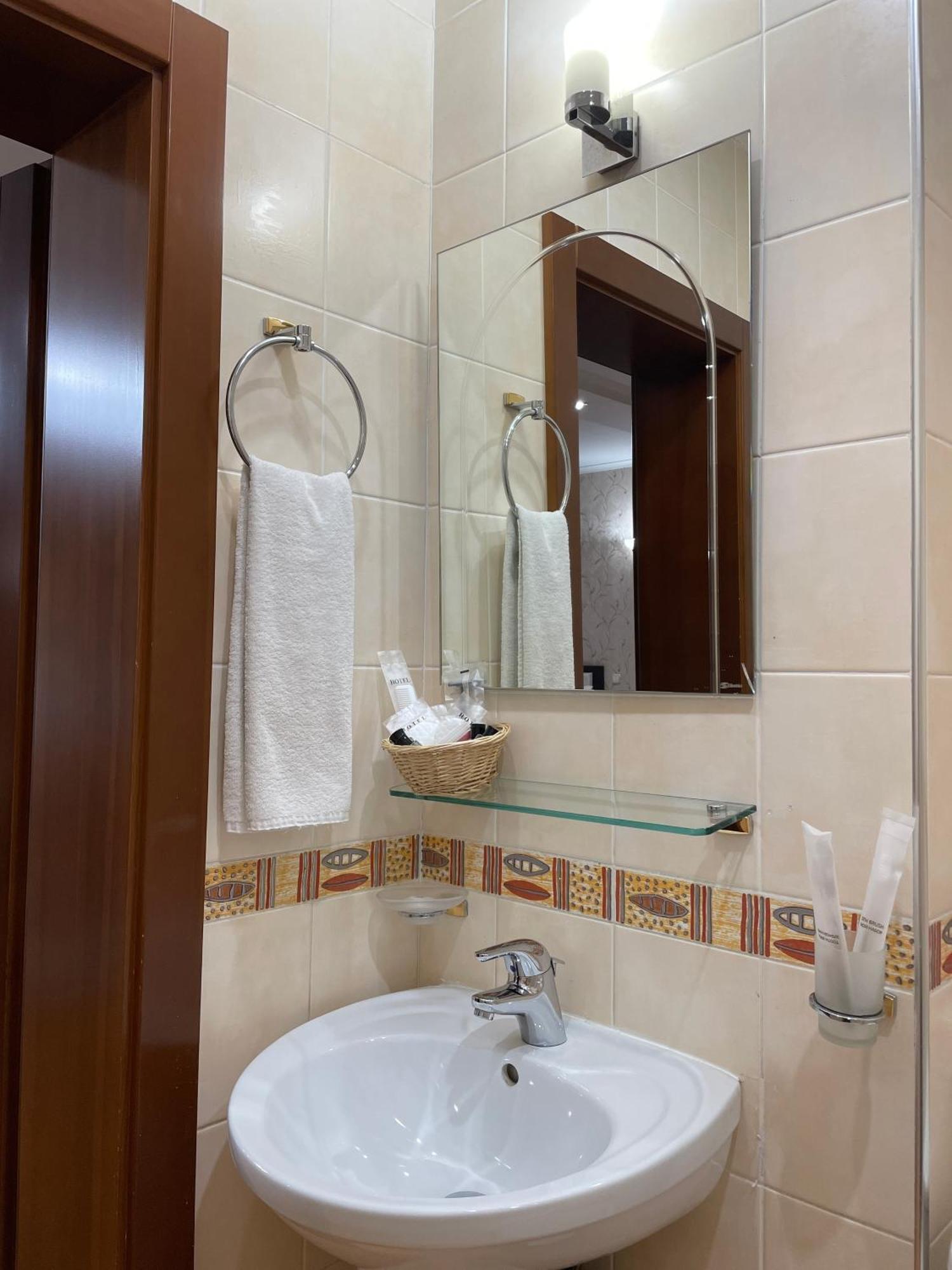 Apartment 5 Almaty Bagian luar foto