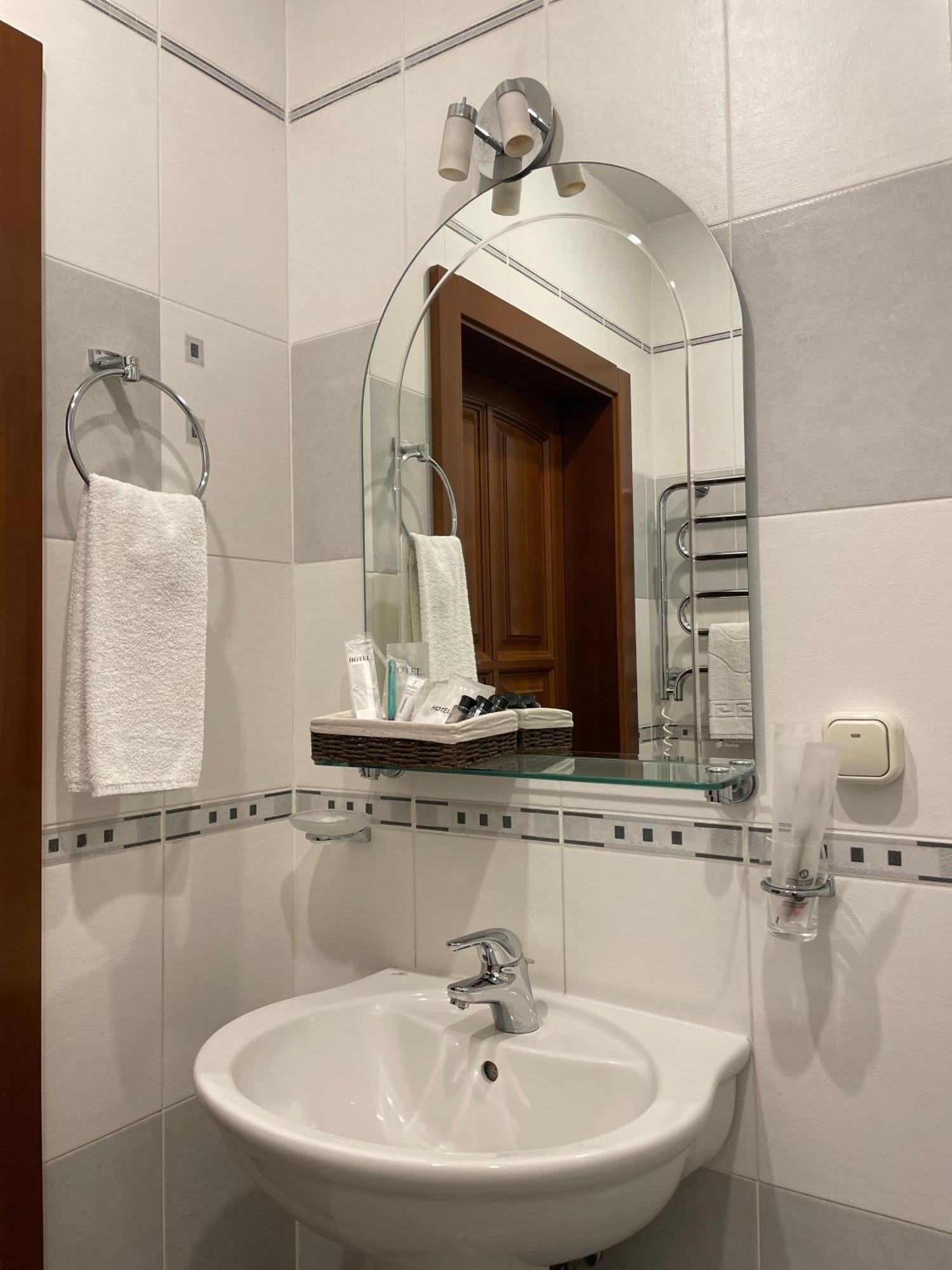 Apartment 5 Almaty Bagian luar foto